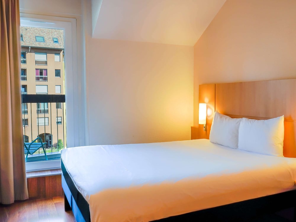 Hotel Ibis Annecy Centre Vieille Ville 24/73