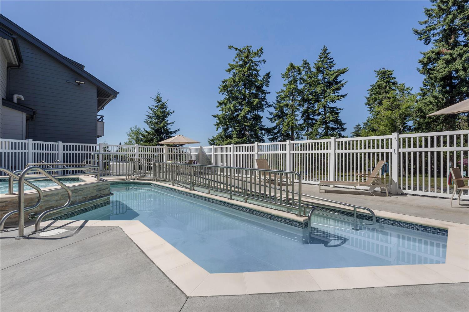 Best Western Plus Oak Harbor Hotel & Conference Center 15/41