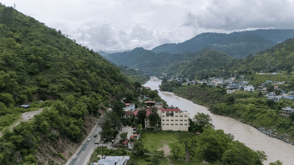 Riverside Resort 44/49