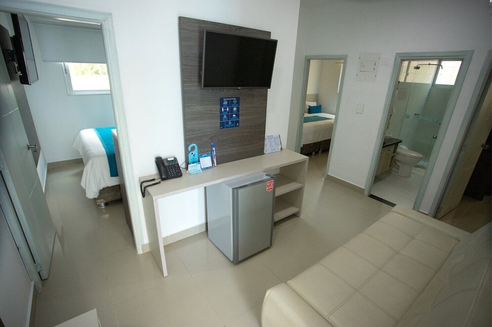 Hotel Poblado Covenas 50/50