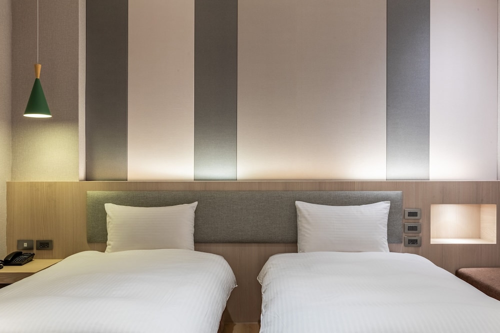Fu Hsiang Hotel 27/68