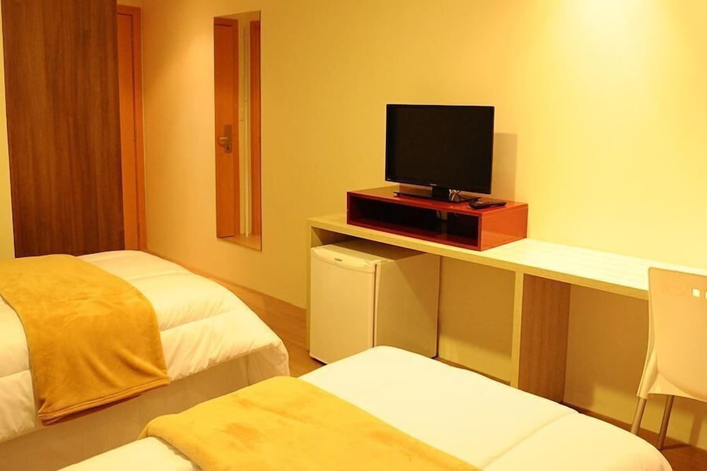 Imigrantes Hotel 30/33