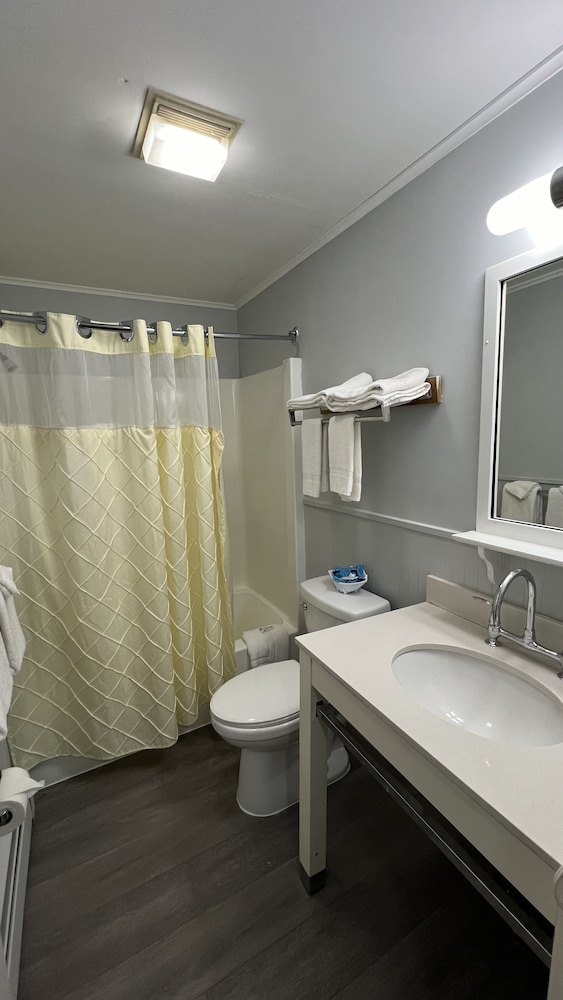Travelodge By Wyndham Lincoln Near White Mountain 51/53
