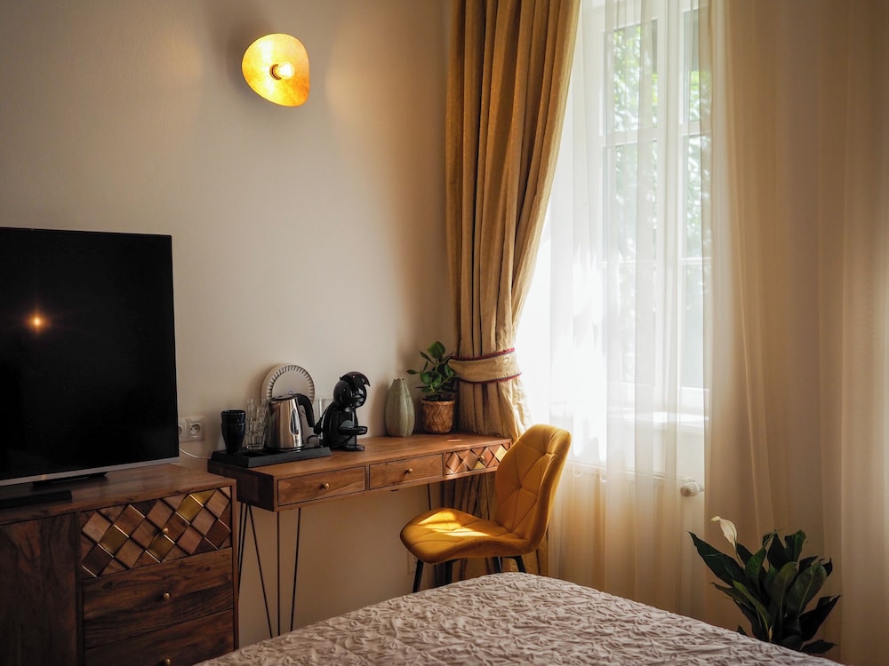 Boutique Hotel 16 32/50