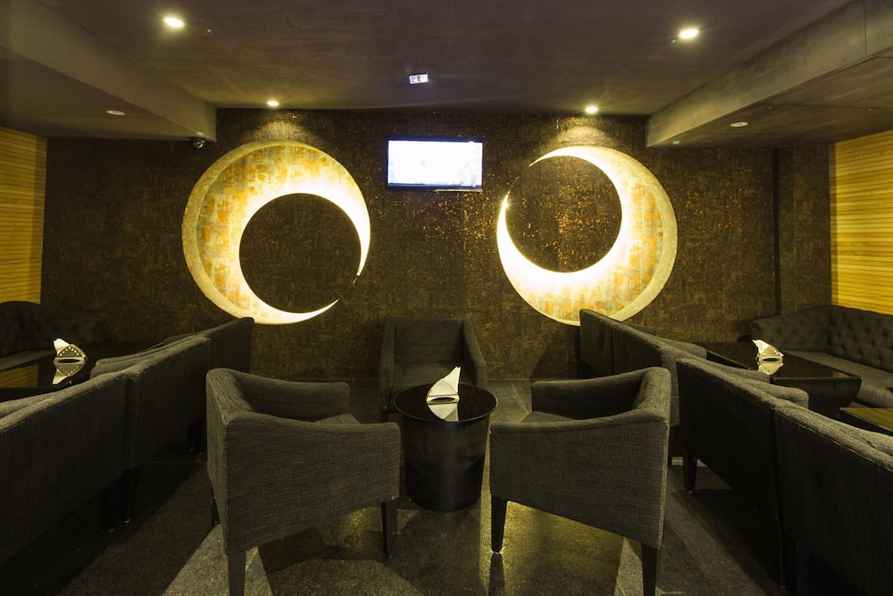 VESTA MAURYA PALACE 58/67