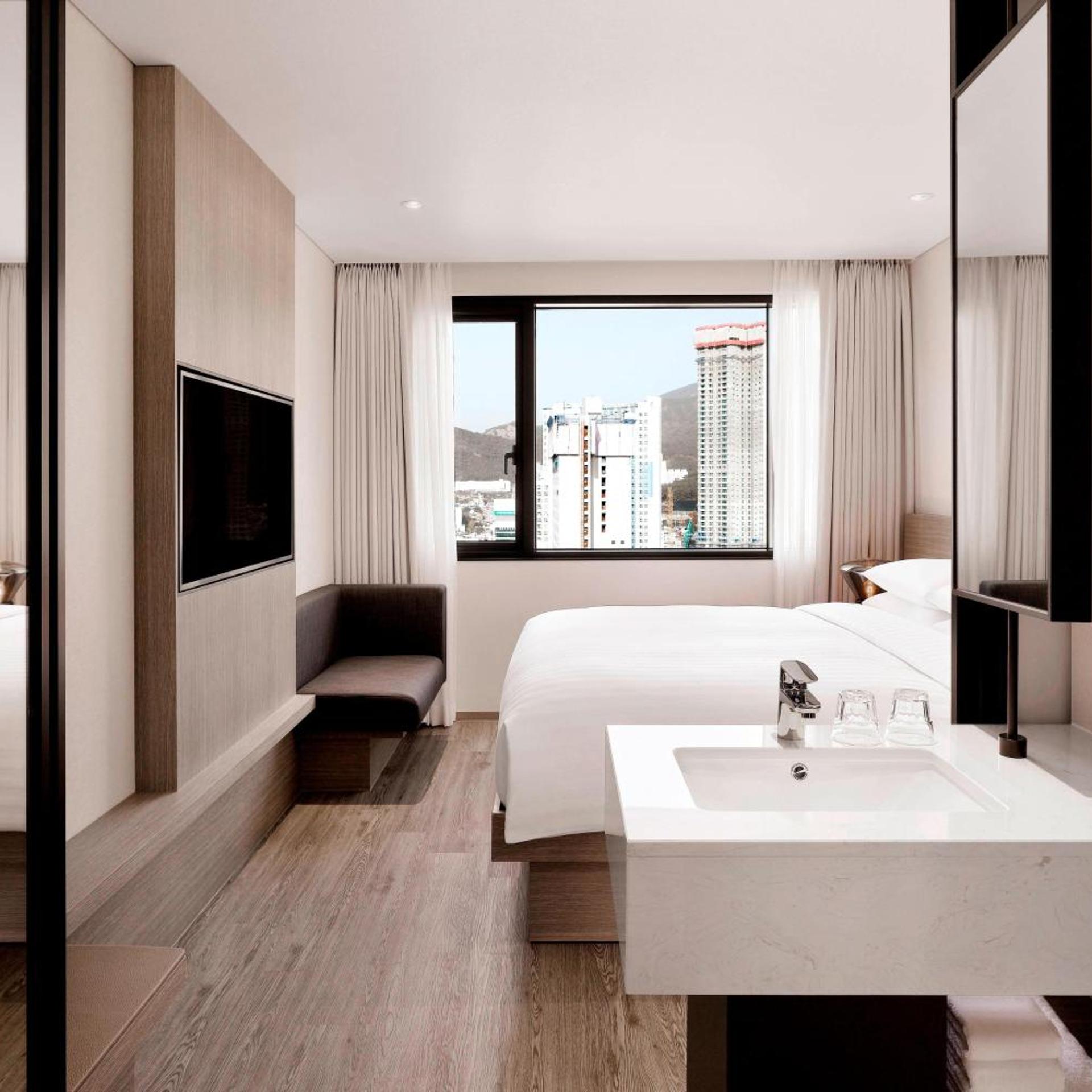 غرفة بريميير بسرير كينج بإطلالة على المدينة في طابق مرتفع، Fairfield By Marriott Busan 2/8