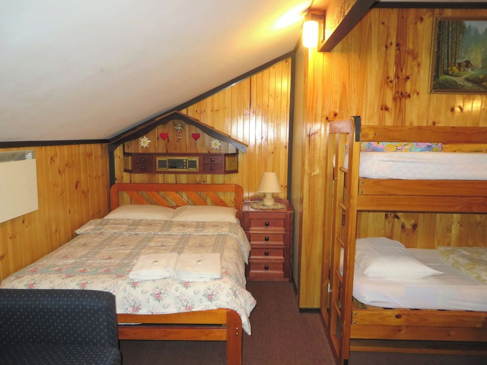 KARELIA ALPINE LODGE 17/56