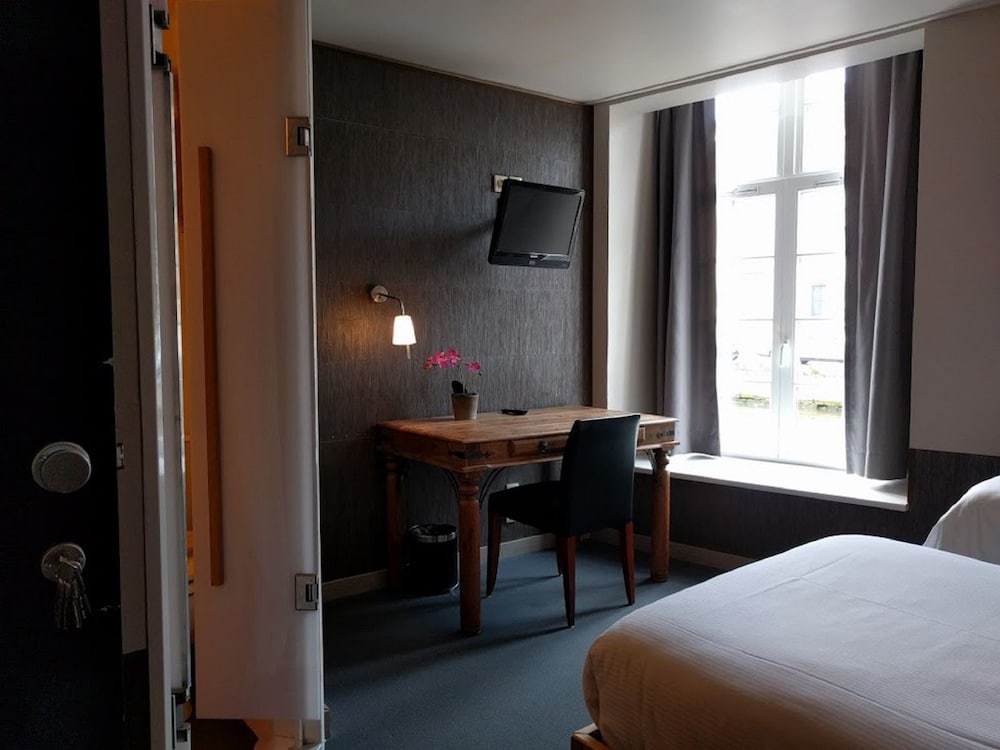 COMFORT, DOUBLE BED, CANAL VIEW