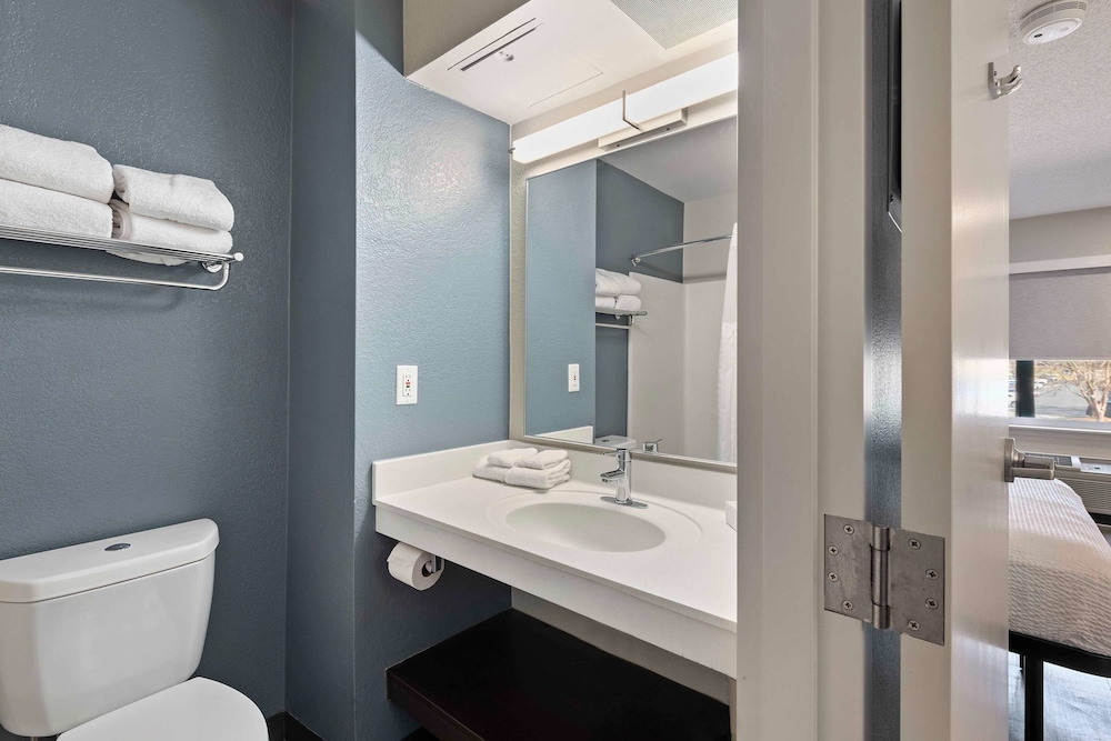 Extended Stay America - Charlotte - University Place 50/53