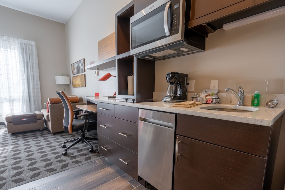 TownePlace Suites by Marriott Clinton 24/28