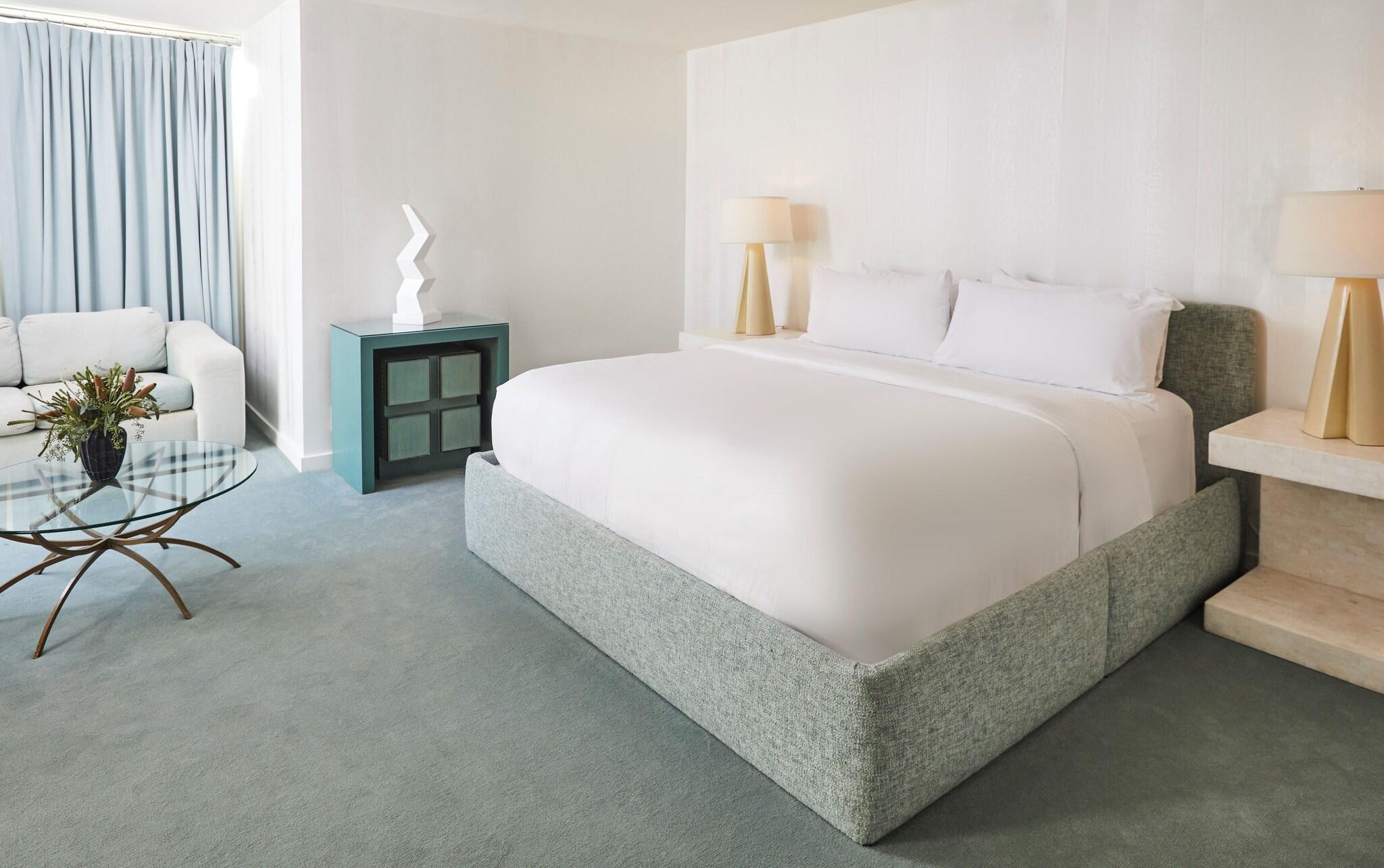 Studio, King Bed