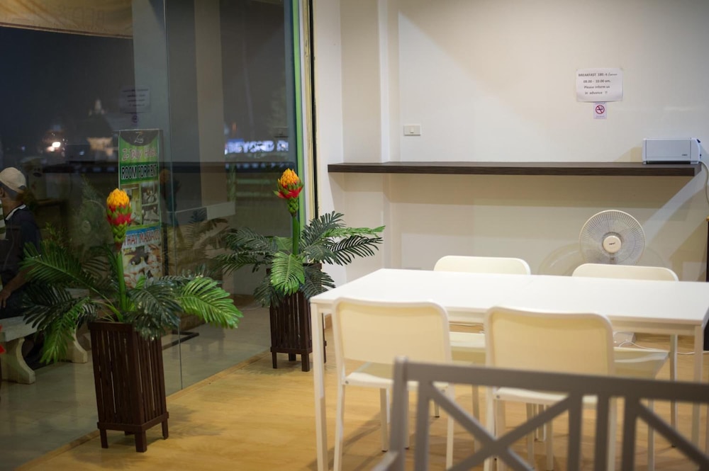 Z-Talay House 7/39