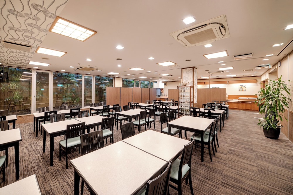 CENTRAL HOTEL SASEBO 41/50