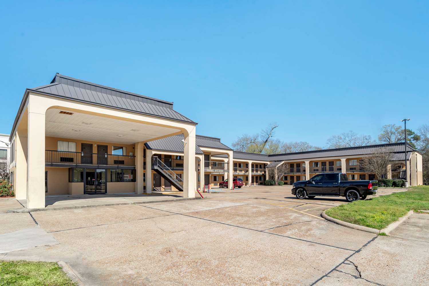 Econo Lodge Pearl - Jackson 4/17