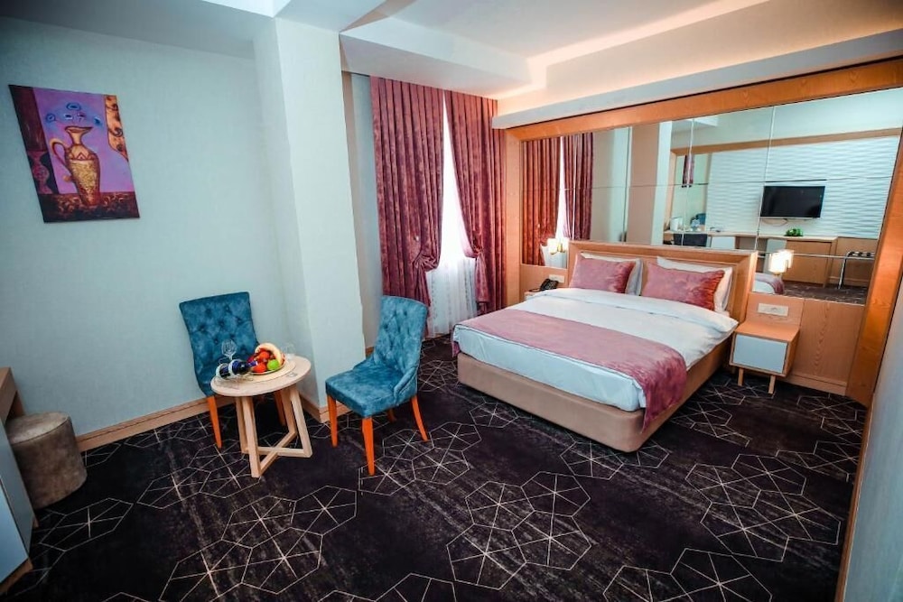 Regal Inn Hotel 18/50