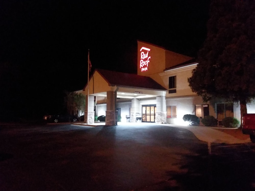 Red Roof Inn Hendersonville 7/32