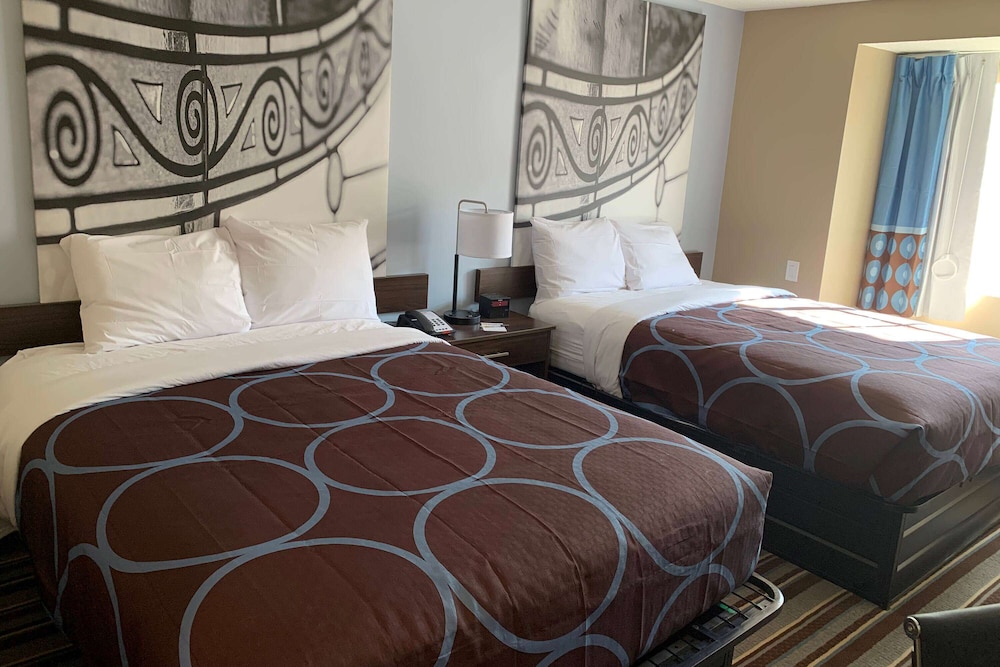 Super 8 by Wyndham Joliet 15/39