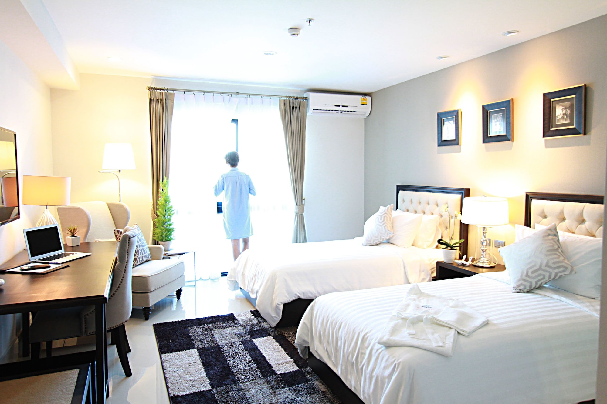 SUPERIOR, DOUBLE BED