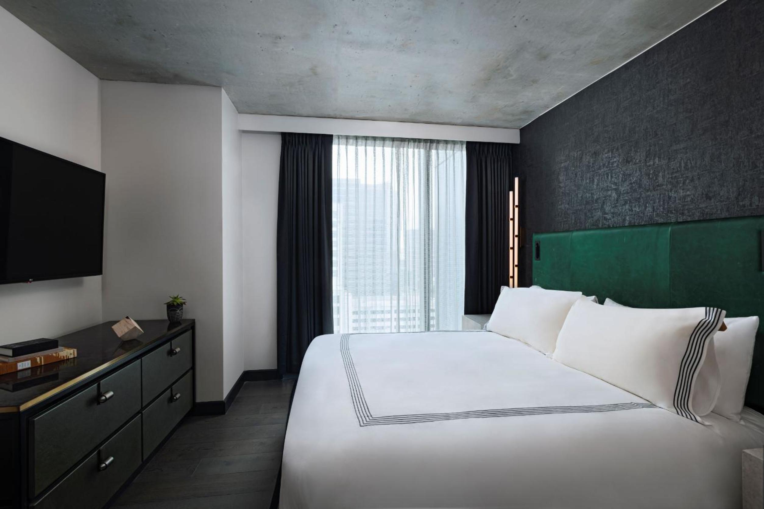 San Jacinto, Suite