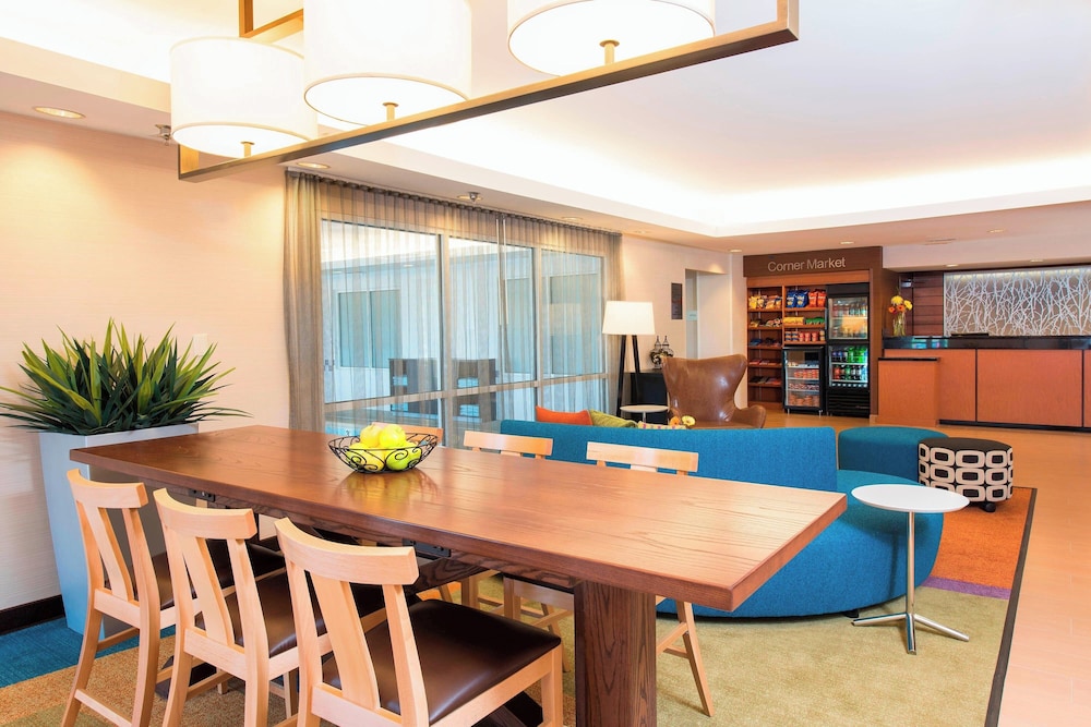 Spark by Hilton Bloomington 29/43