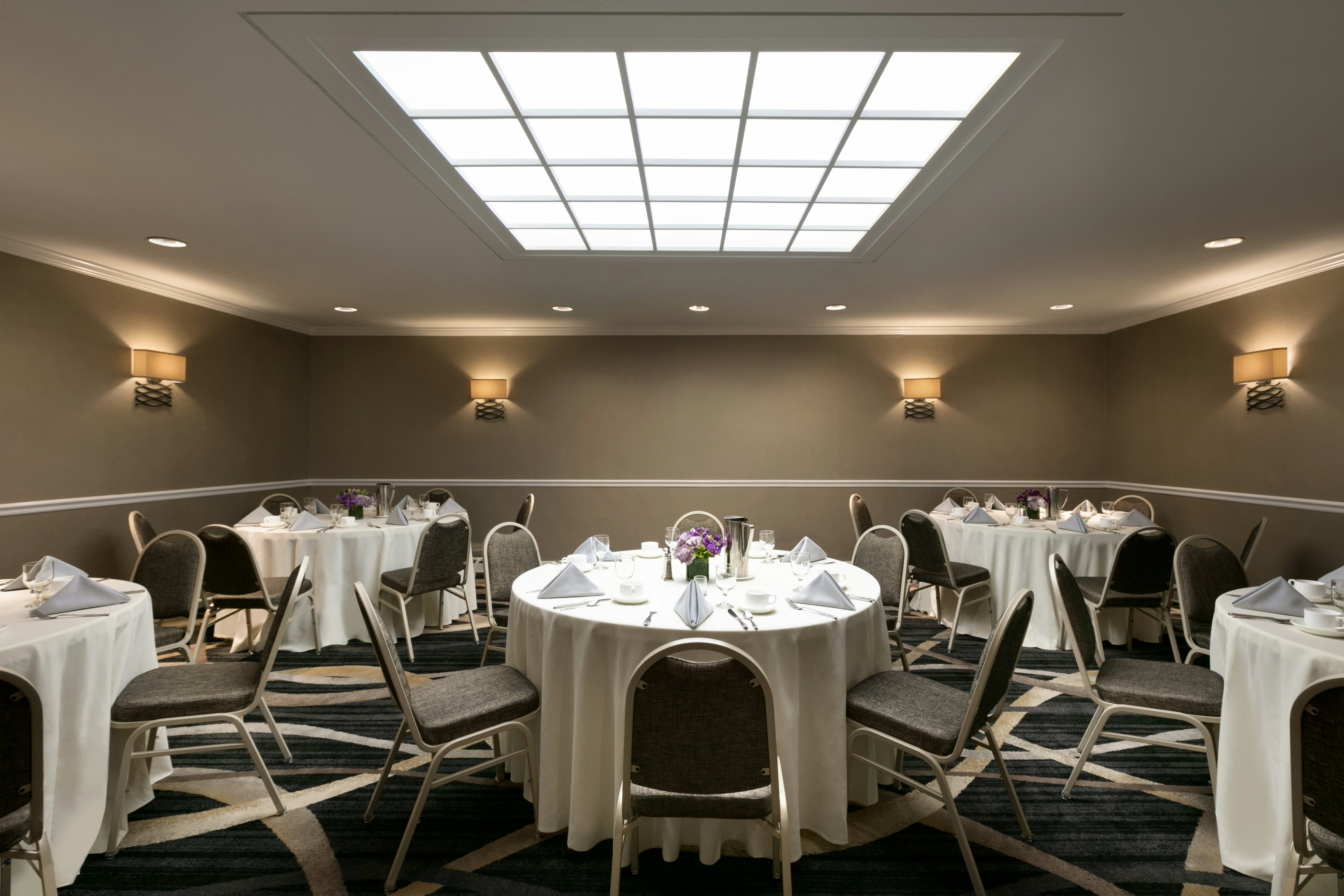DoubleTree by Hilton New York LaGuardia Airport 42/54