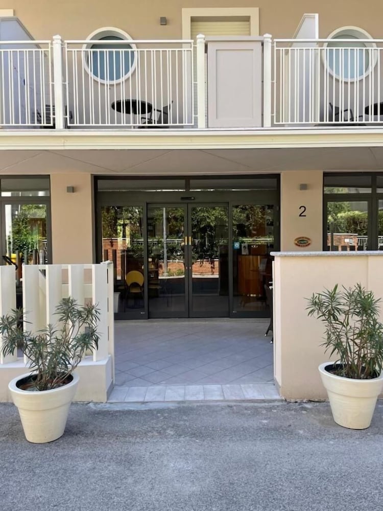 Petrarca Hotel 5/50