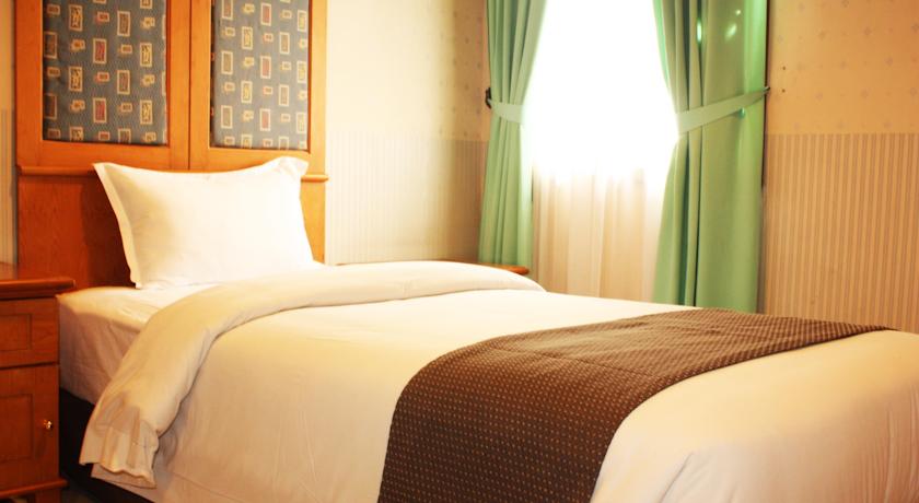 Travellers Suites Serviced Apartments 7/18