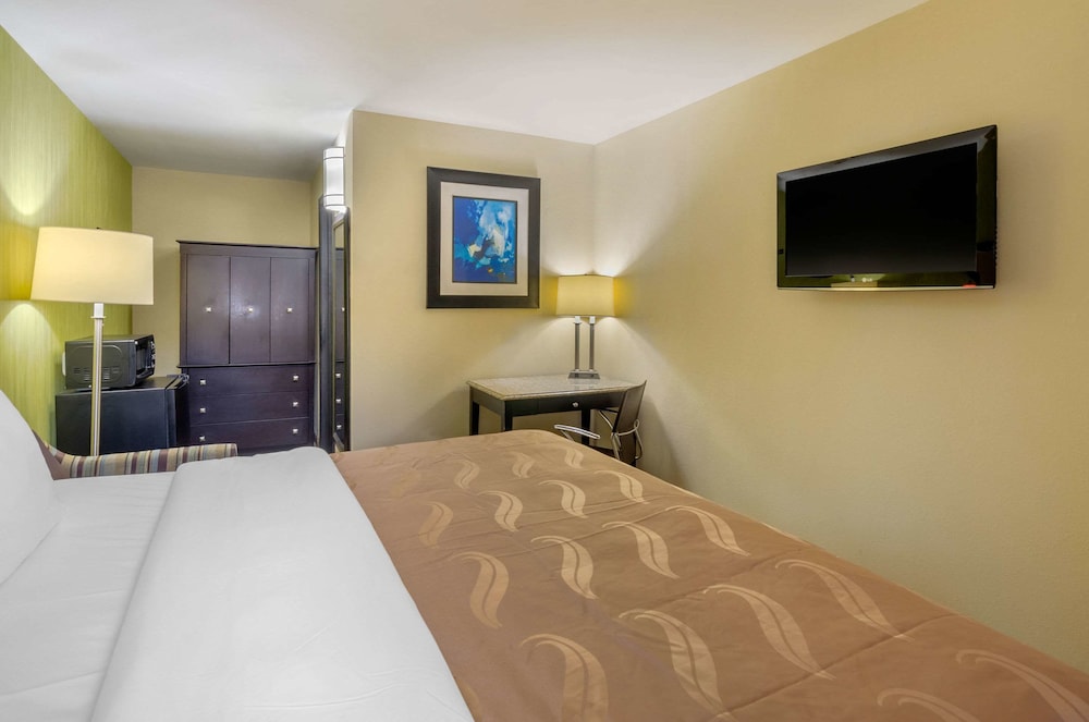 Quality Inn Covington Downtown 9/33