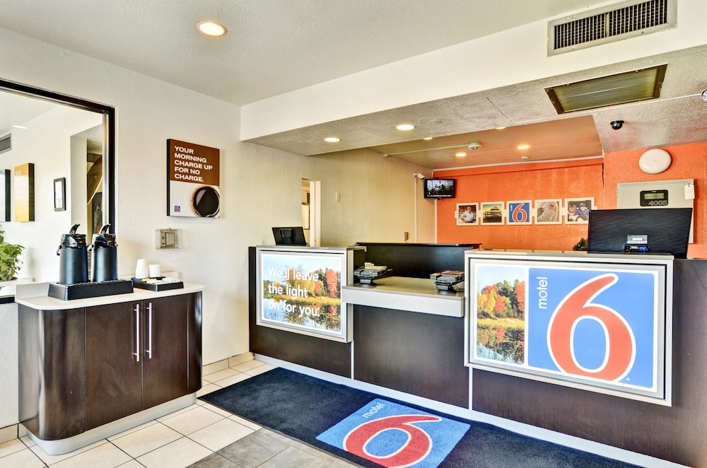 Motel6 Pittsburgh, PA - Crafton 8/50