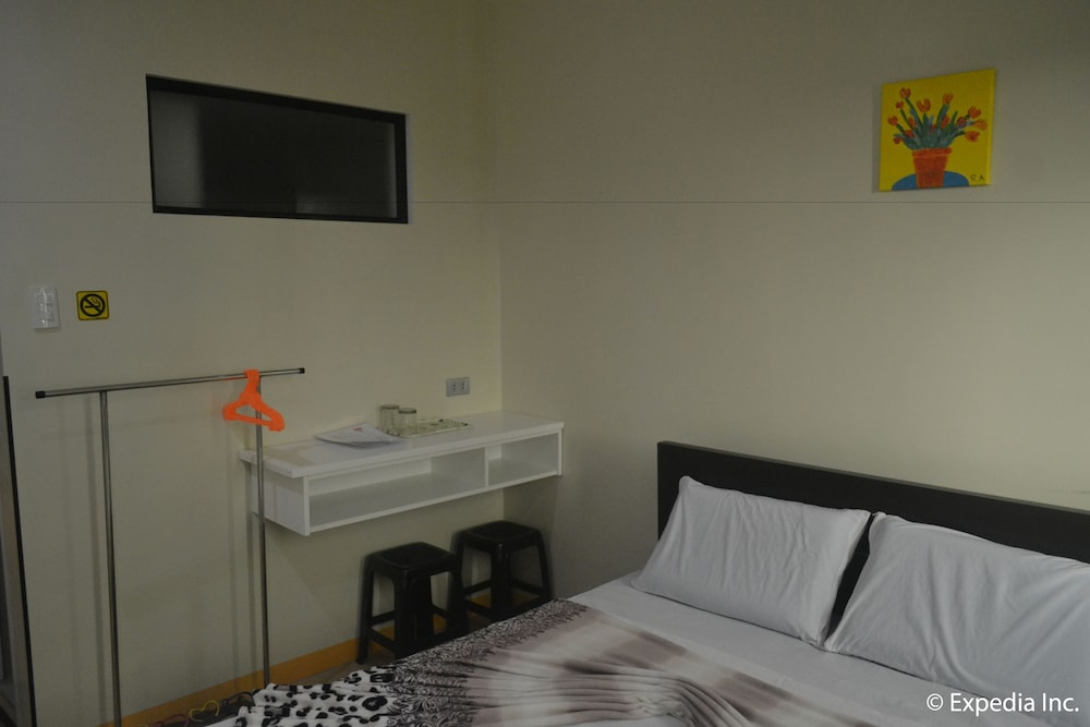 Aroha Hotel 13/39