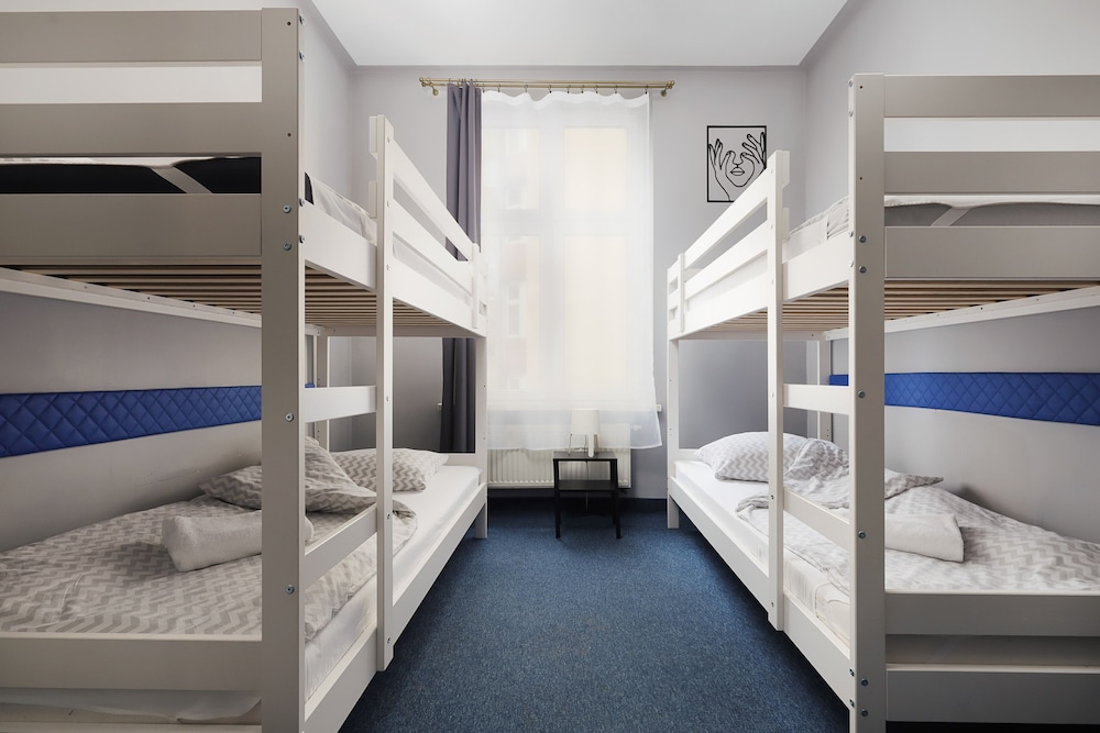 Moon Hostel New 15/28