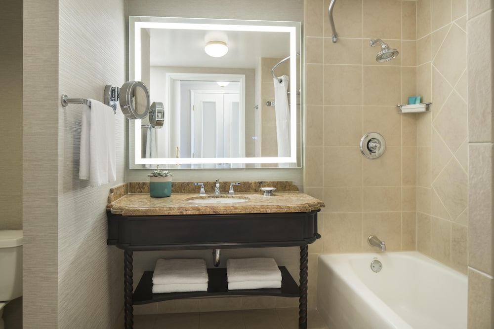 Hyatt Regency Huntington Beach Resort Spa 46/48