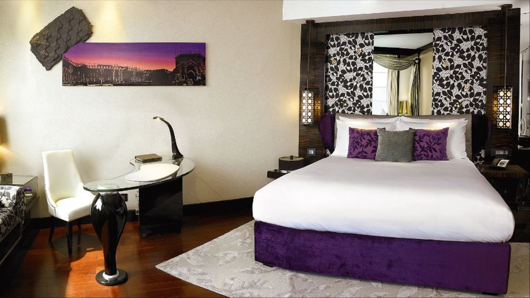 Club, Double Bed