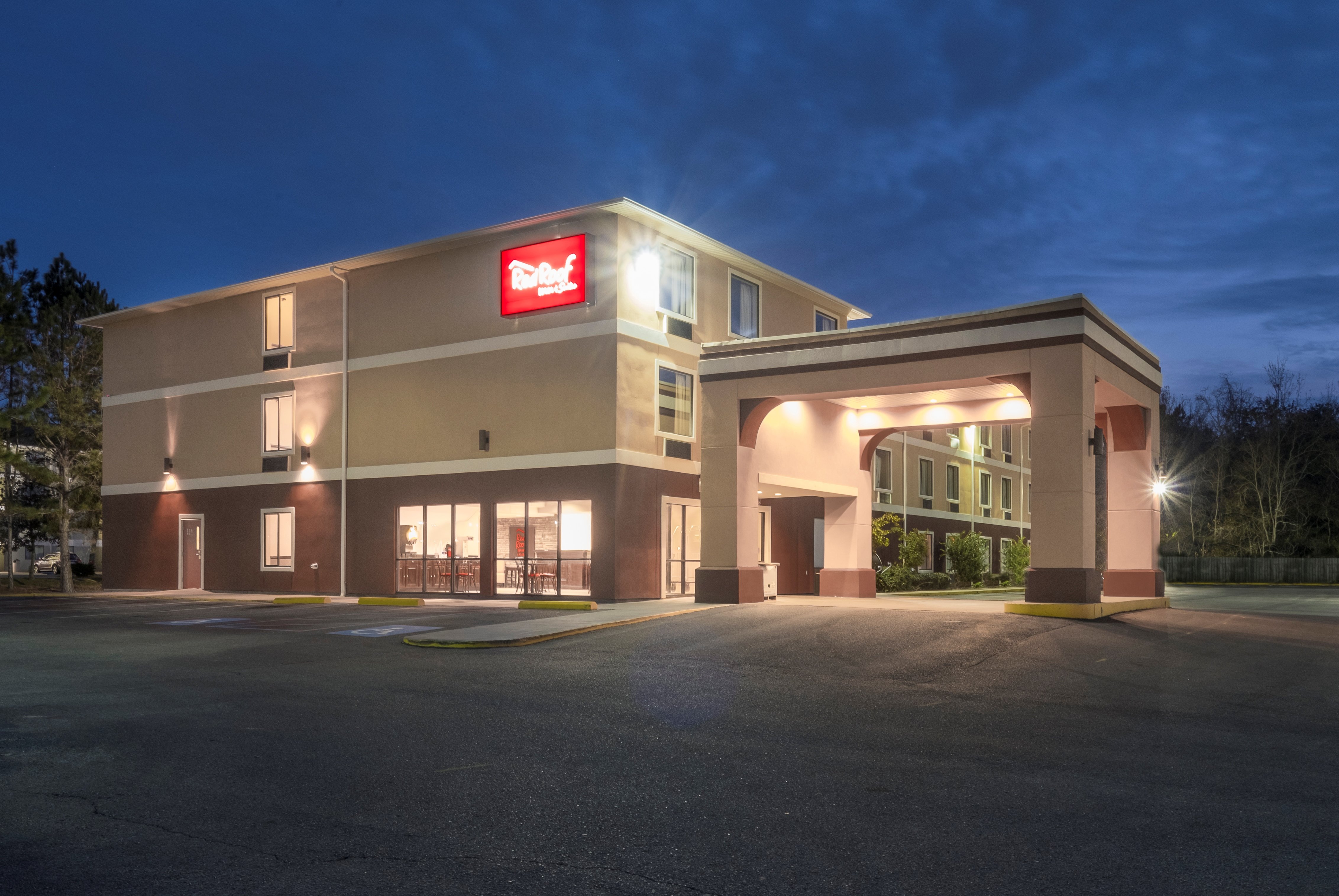 Red Roof Inn & Suites Biloxi 3/39