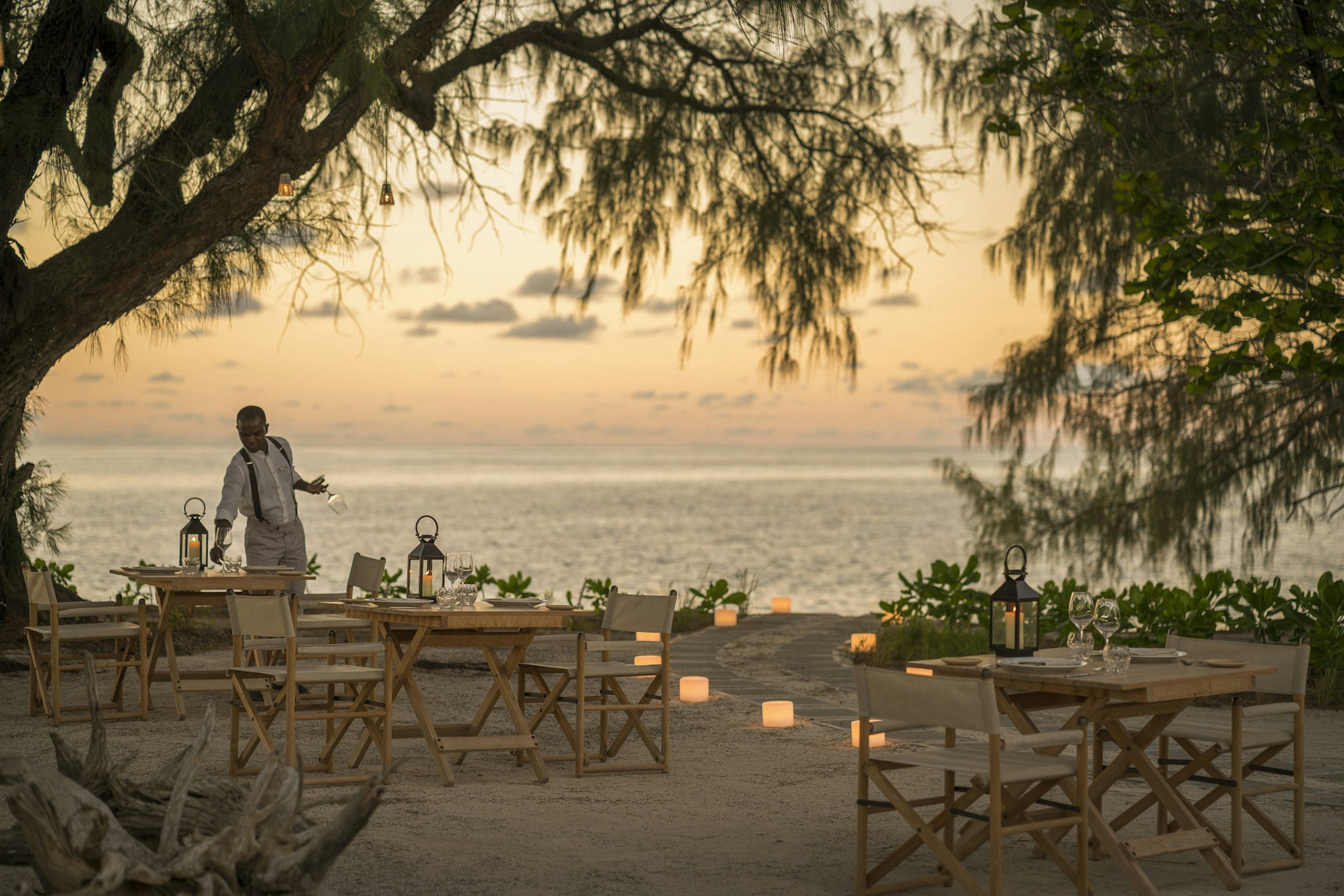 FOUR SEASONS RESORT SEYCHELLES AT DESROCHES ISLAND 43/58