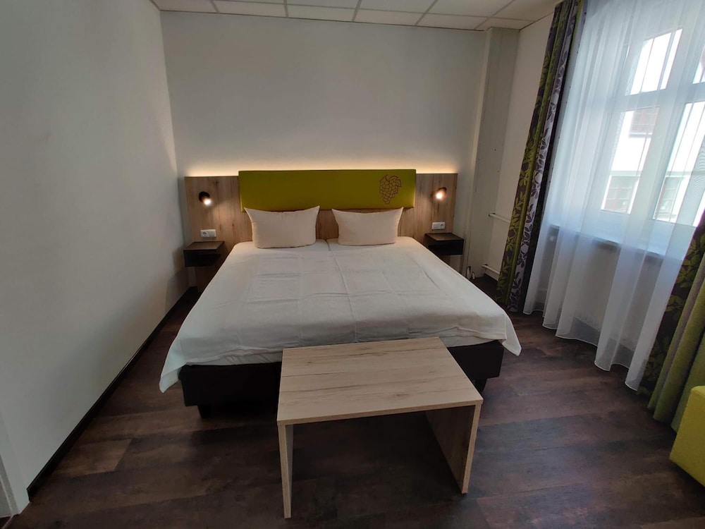 Hotel Goldene Traube 18/50