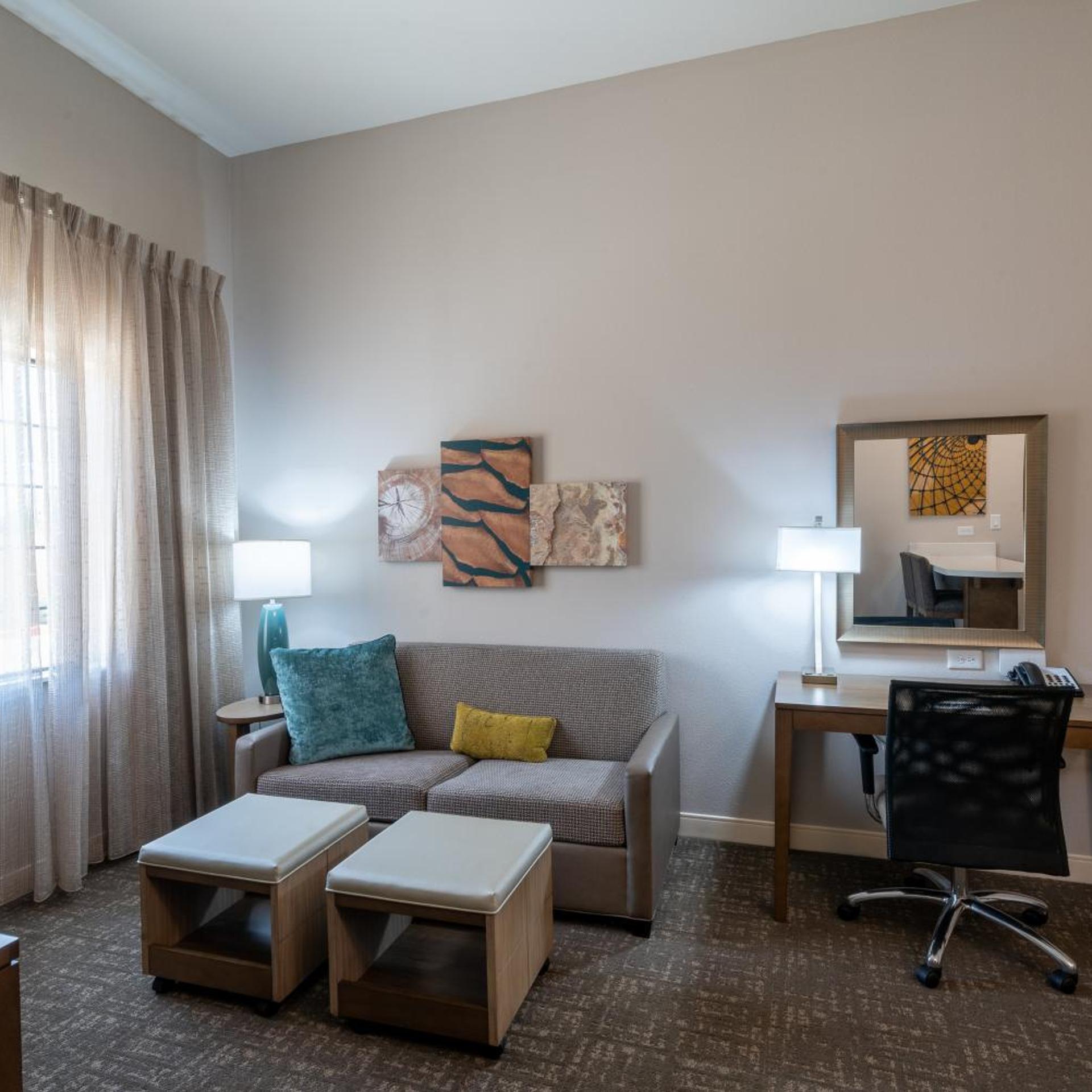غرفة بسرير كوين لذوي الإعاقة، Staybridge Suites Houston East - Baytown 5/10