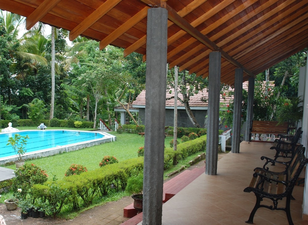 The Bungalow At Pantiya Estate 15/19