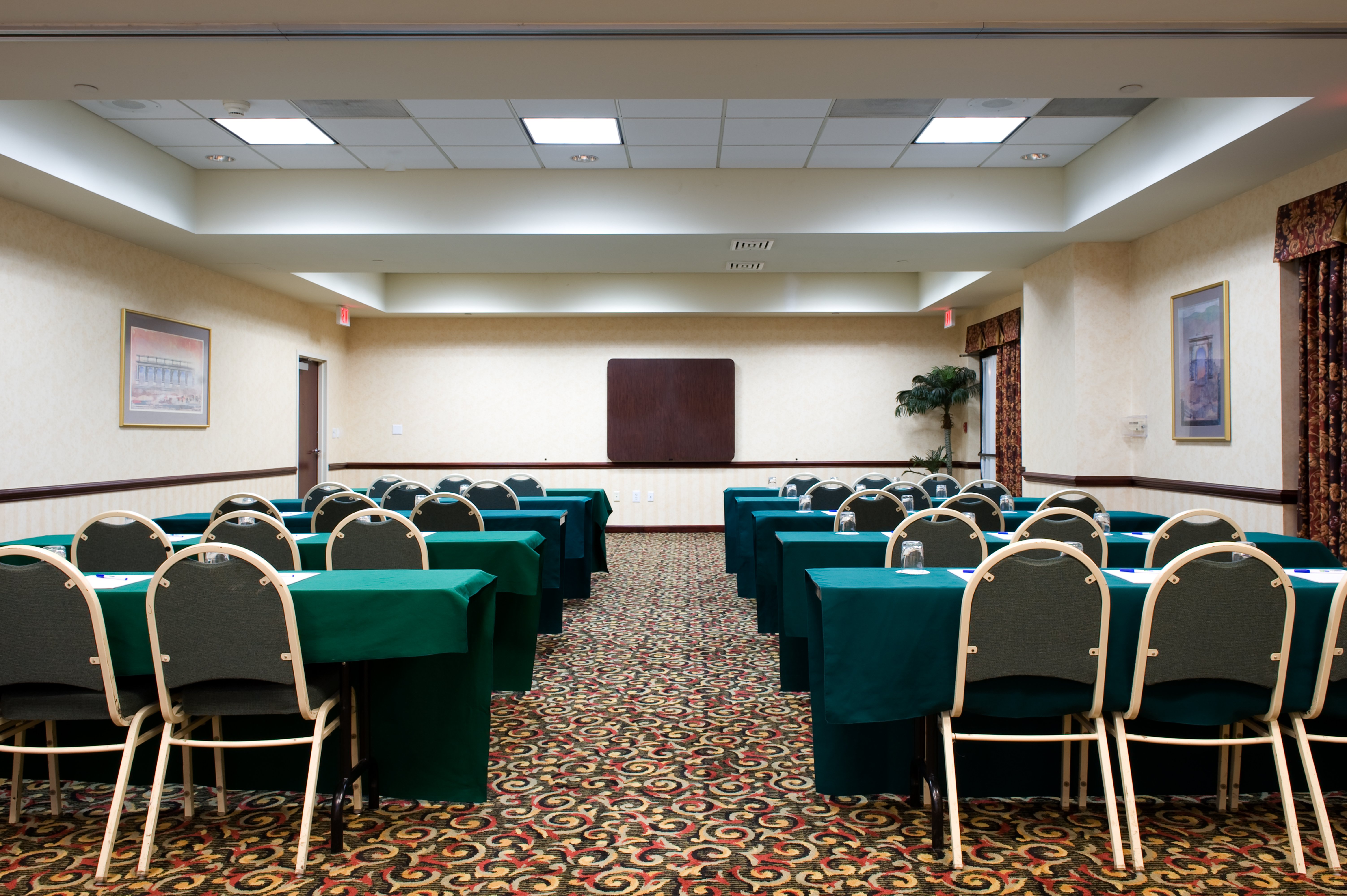 Holiday Inn Express Hotel And Suites Dallas Ft Worth Airport South 24/30