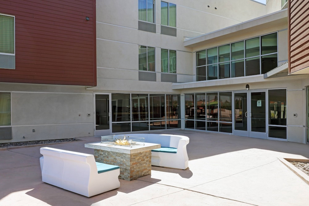 SpringHill Suites by Marriott Palm Desert 22/54