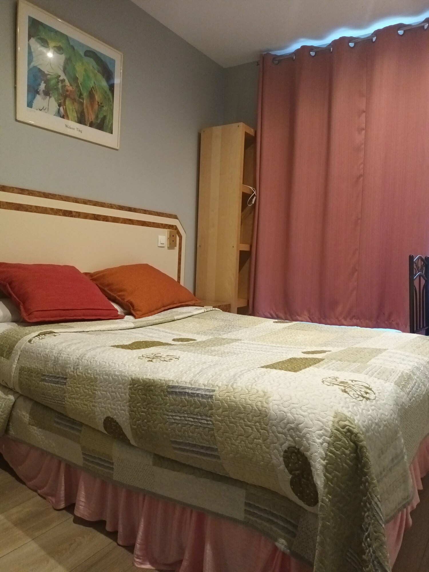 ROOM, DOUBLE BED