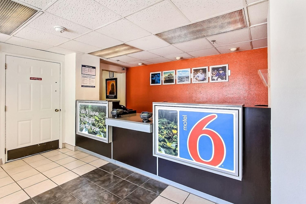 Motel6 Sunnyvale, CA - North 8/60