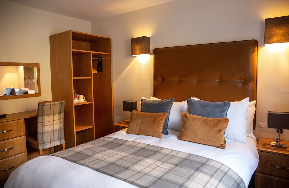 Room, Double Bed, Hill View