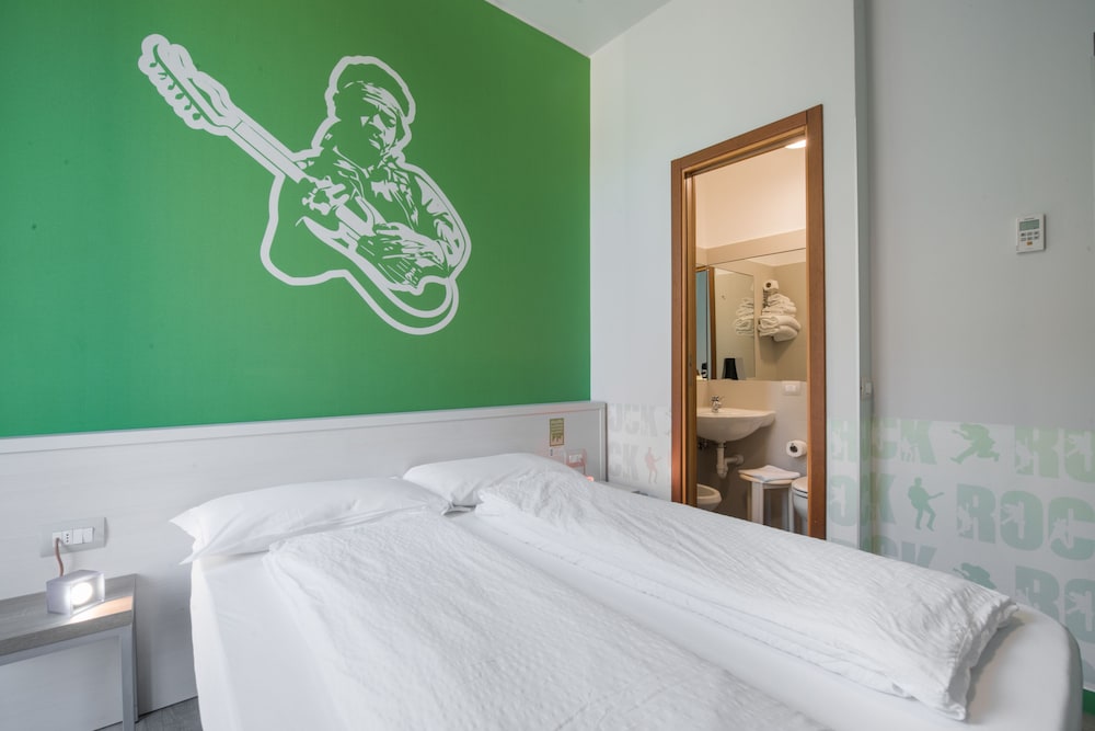 Hotel Nologo 14/72