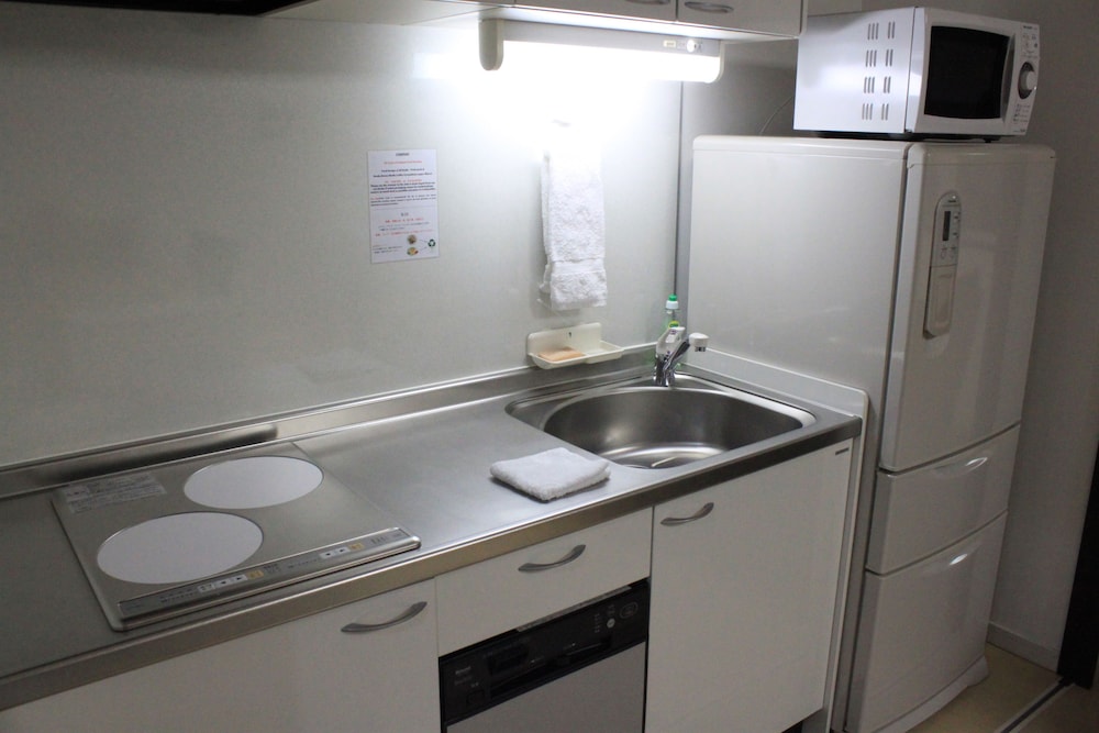 Tsuru Apartments 11/56