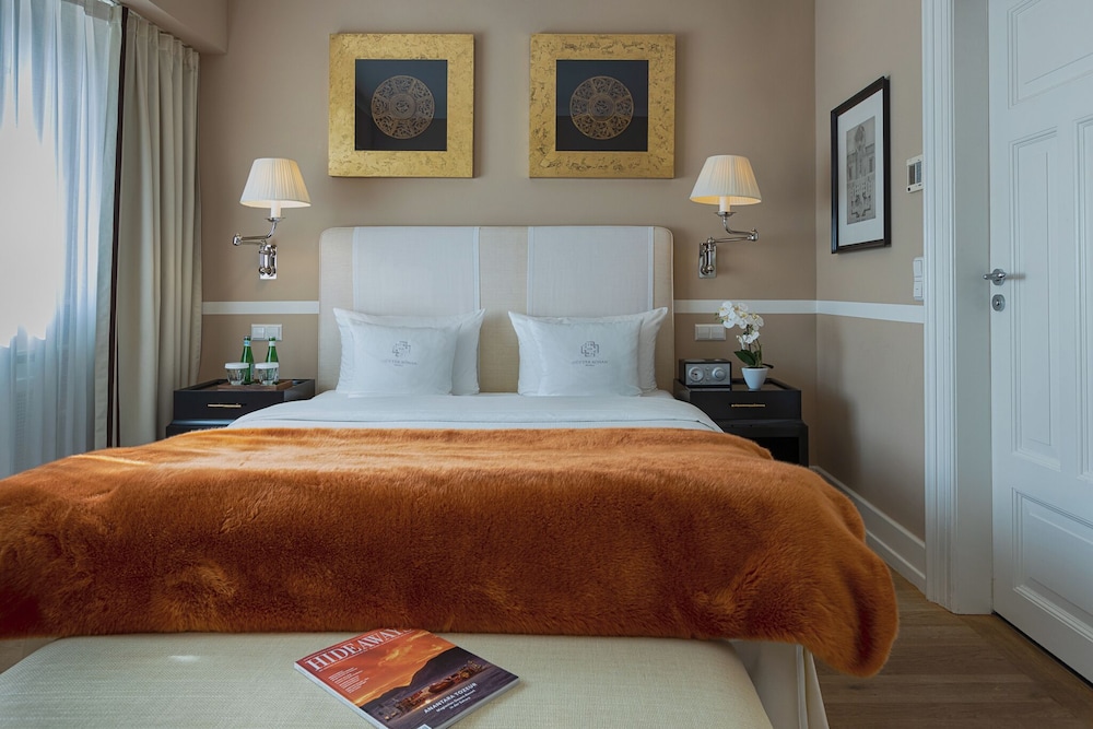 DELUXE, SUITE, QUEEN BED
