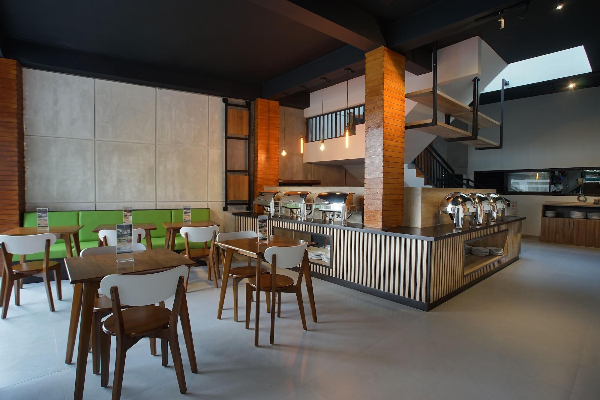 Triizz Hotel Semarang by Royal Singosari (Formerly Faustine Semarang) 16/18
