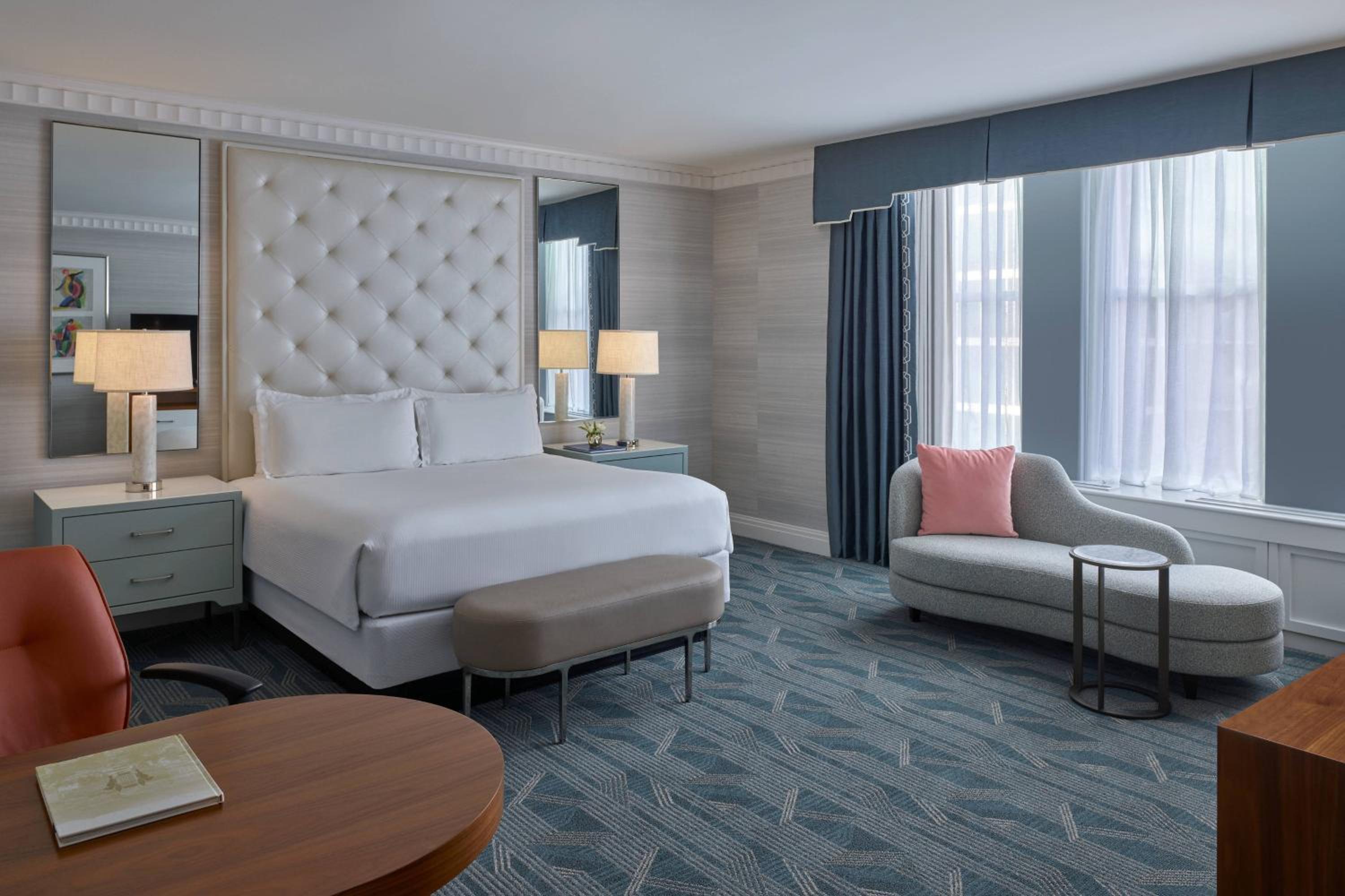 1 Bedroom, Beatles, Suite, King Bed, City View
