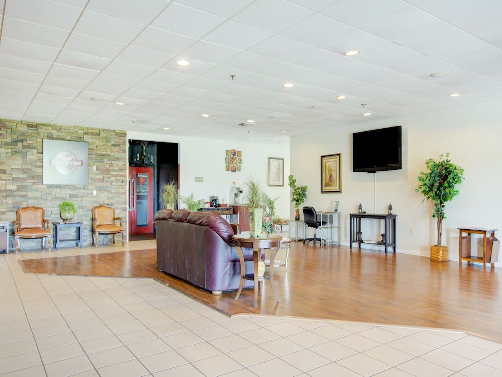 OYO Hotel Dundee By Crystal Lake 31/50