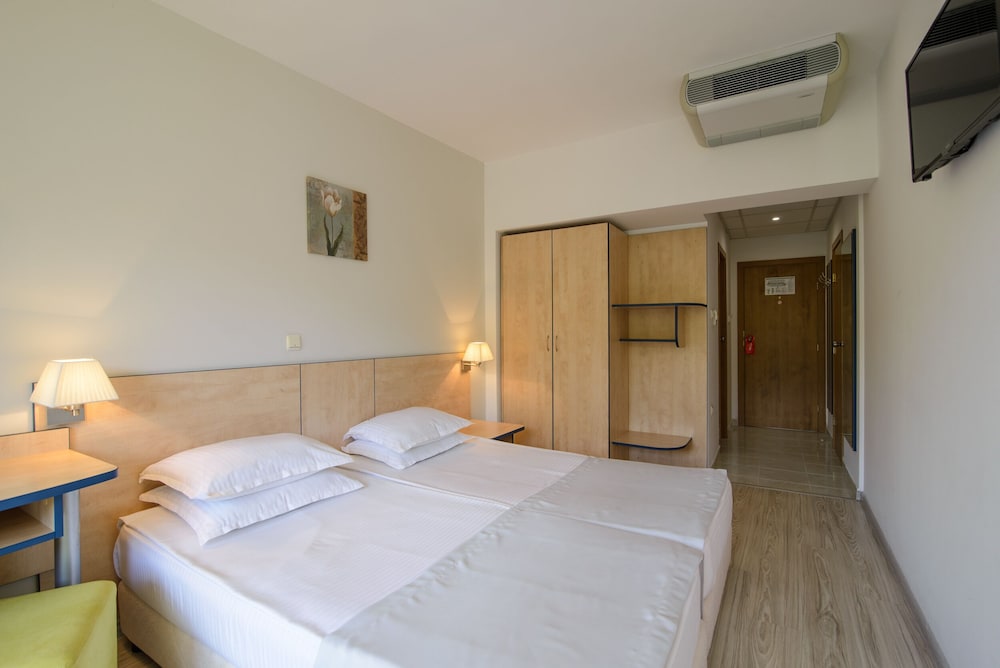 Madara Park Hotel 12/50